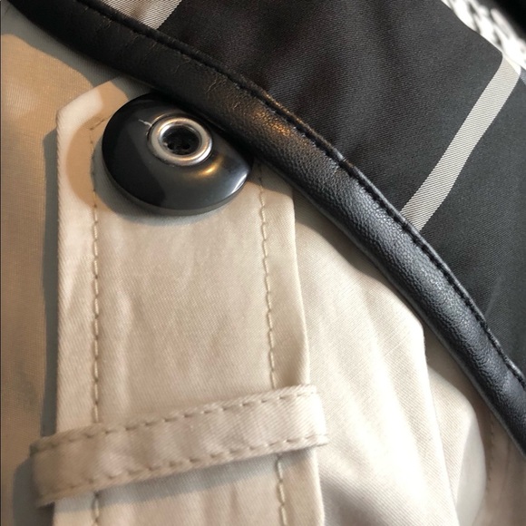 Johnston and Murphy Trench Coat - Picture 4 of 8